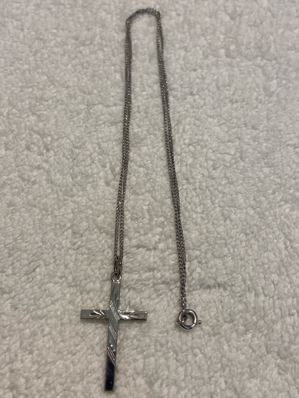 Vintage Sterling Silver 925 etched Cross Pendant Necklace - Shiny Silver